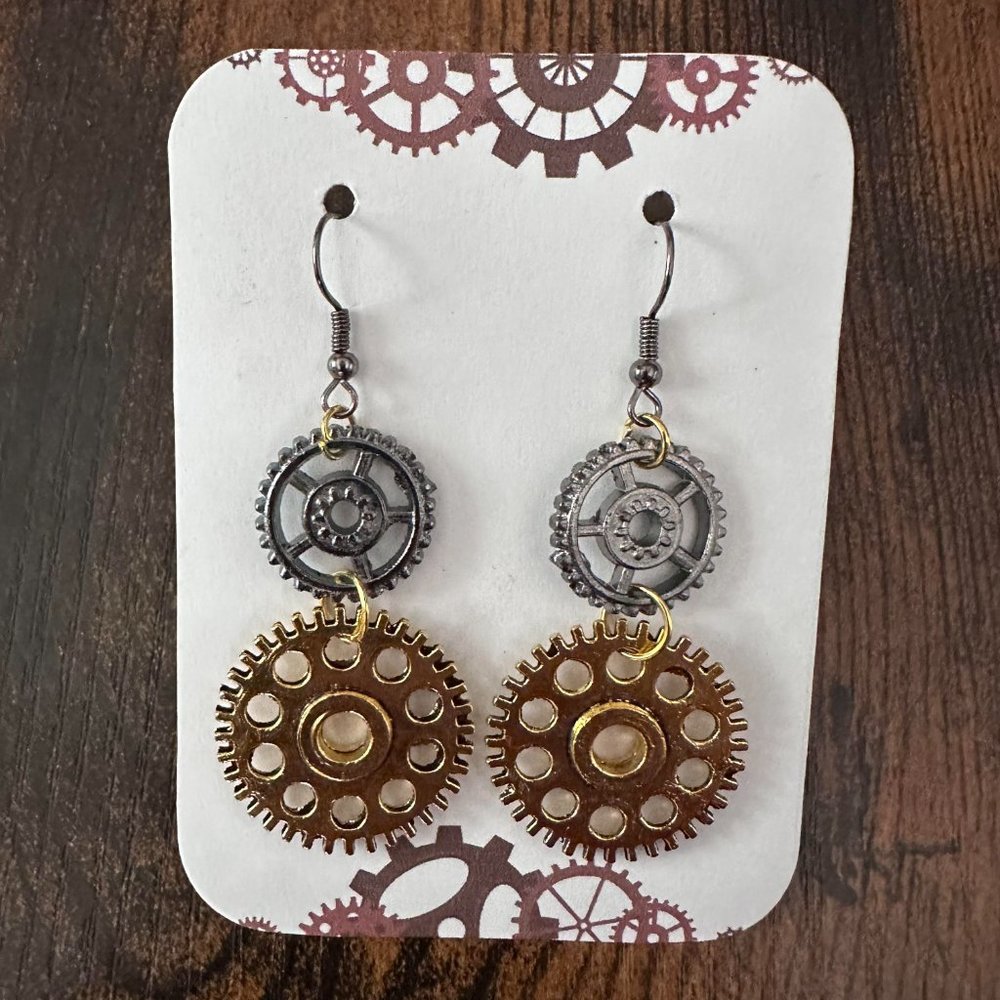 New Handmade Steampunk Gear Dangle Earrings (2.5" long x 1" wide) (Version 5)